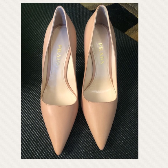 Prada Shoes - Prada nude pumps